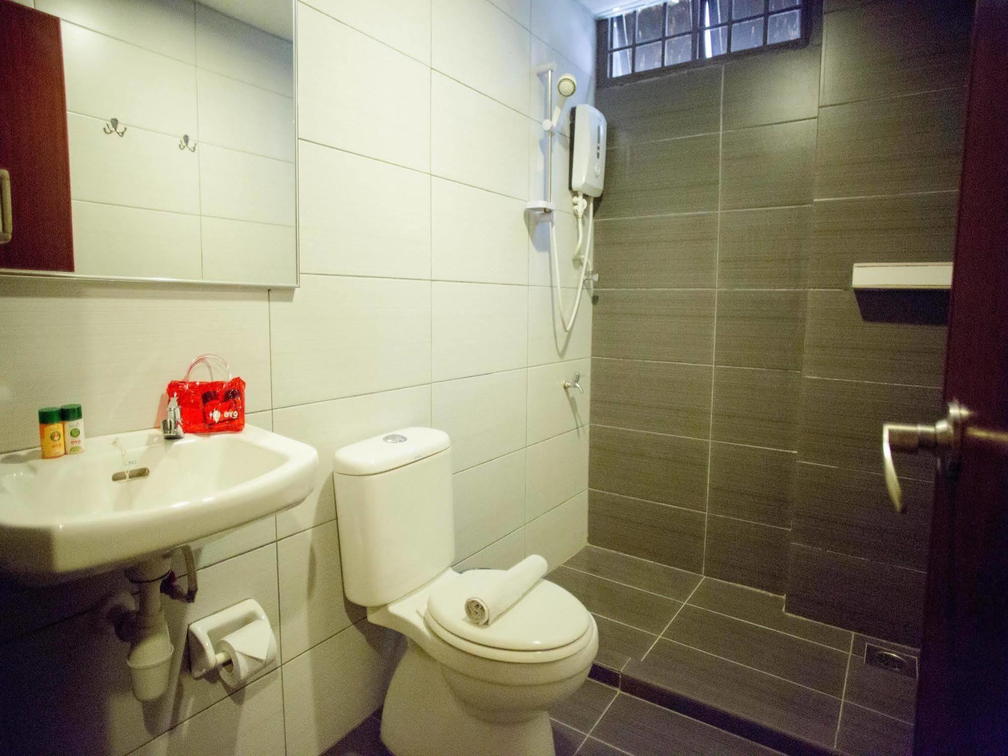 Golden Court - Tun Abdul Razak Hotel 3*