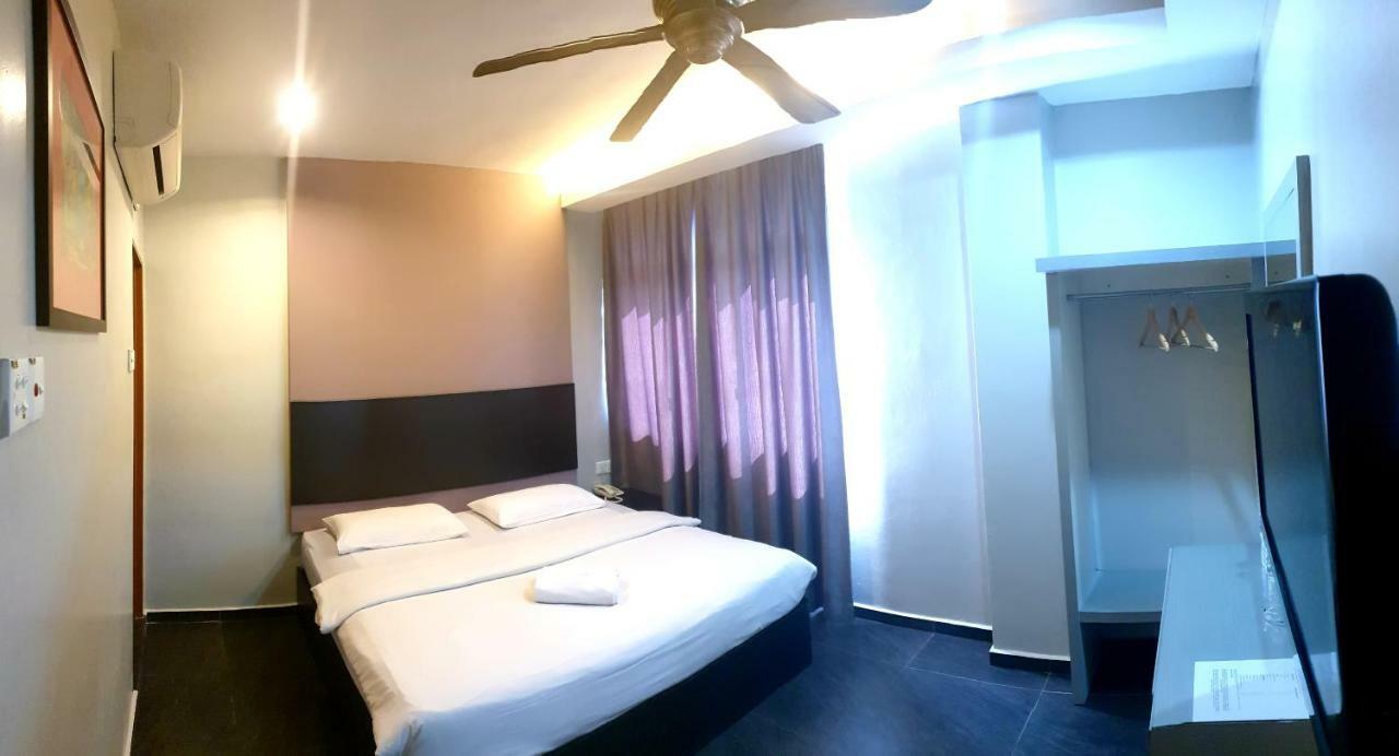 Golden Court - Tun Abdul Razak Hotel